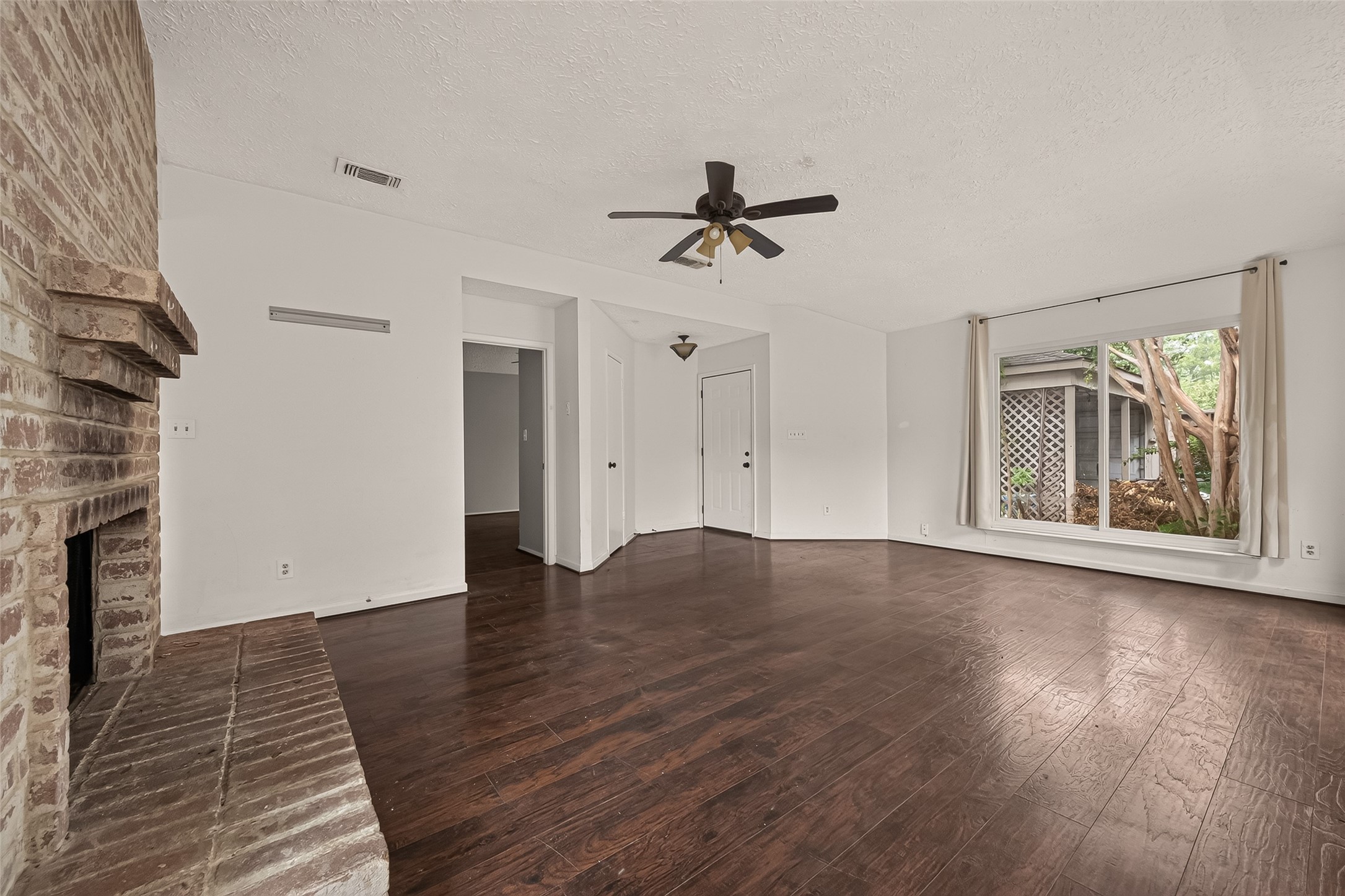 10318 Buffalo Bend Drive Property Photo 3