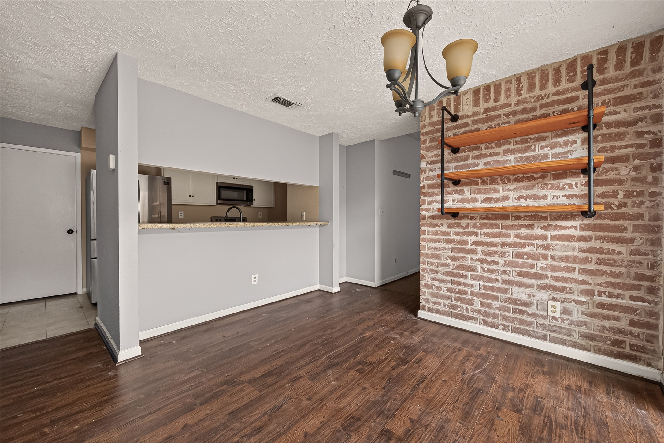 10318 Buffalo Bend Drive Property Photo 6