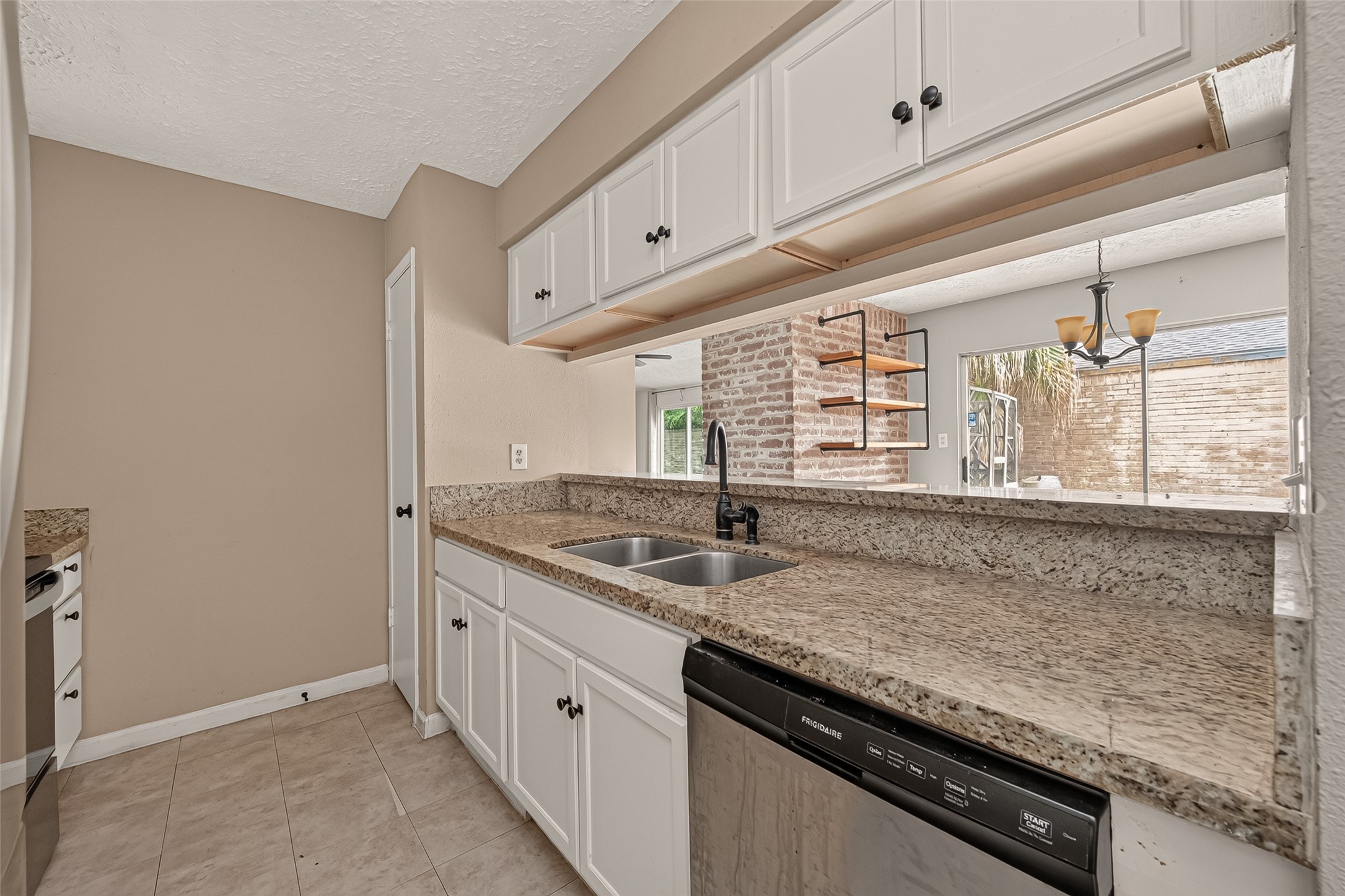 10318 Buffalo Bend Drive Property Photo 9