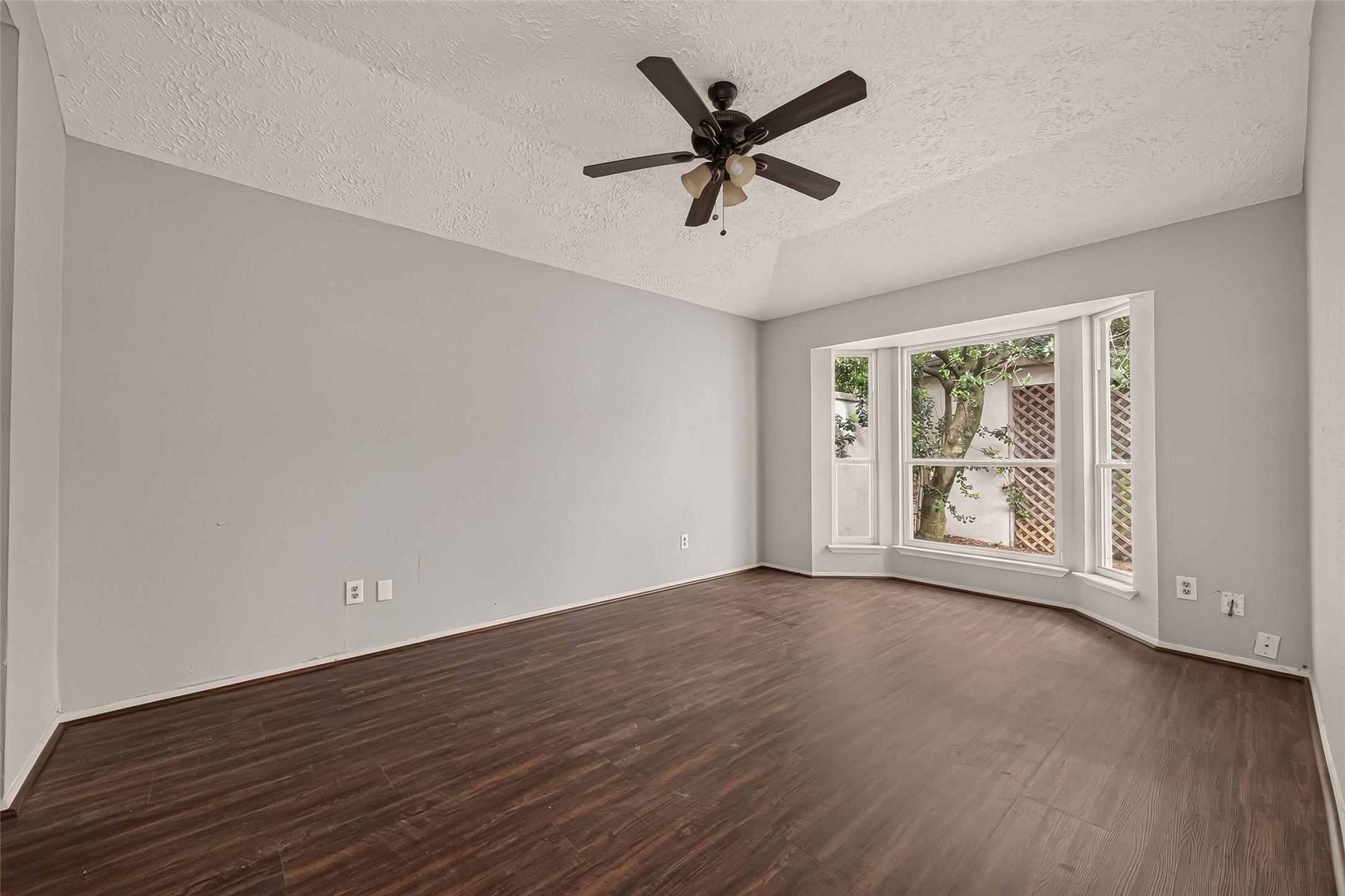 10318 Buffalo Bend Drive Property Photo 12