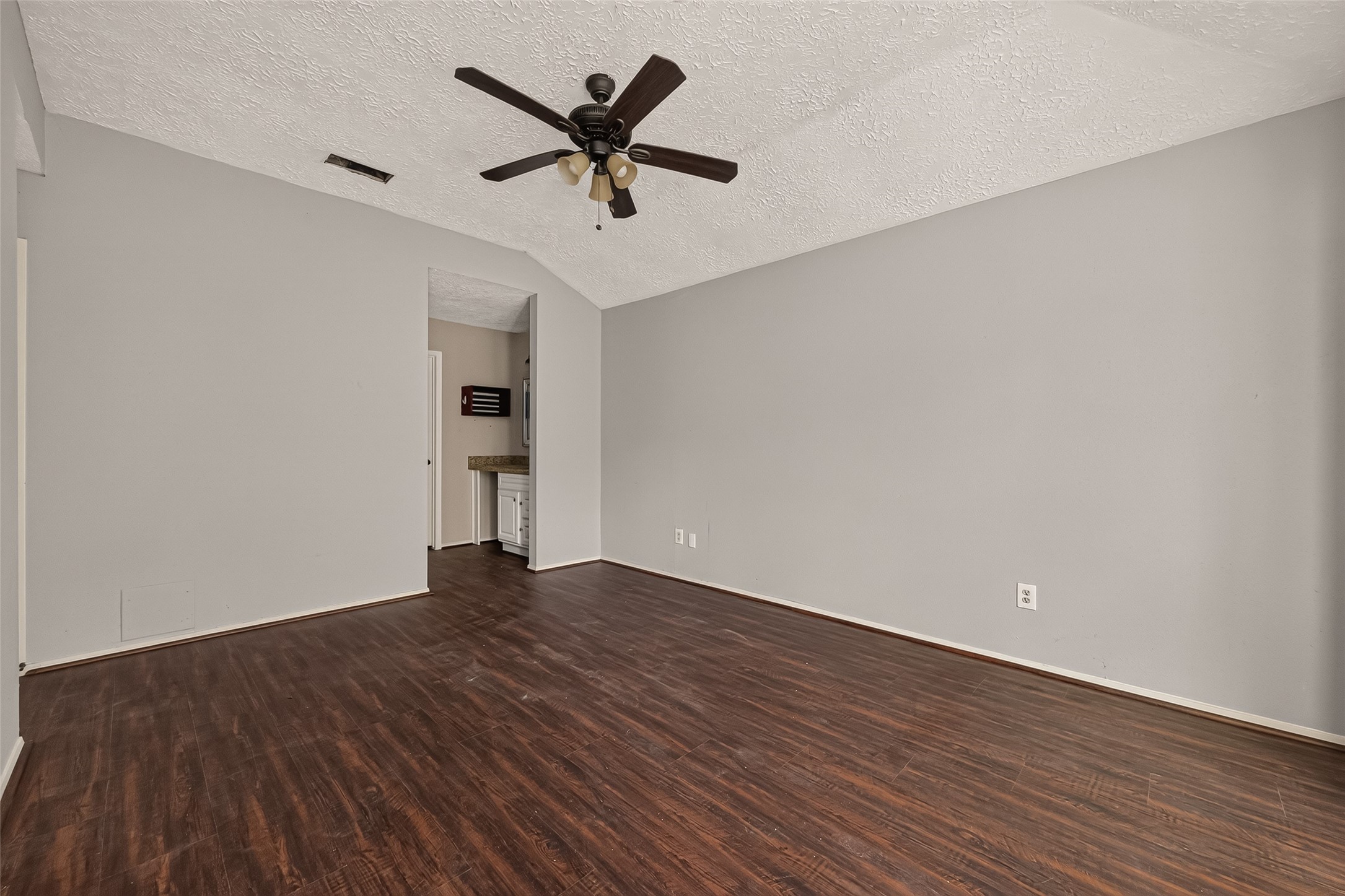 10318 Buffalo Bend Drive Property Photo 14