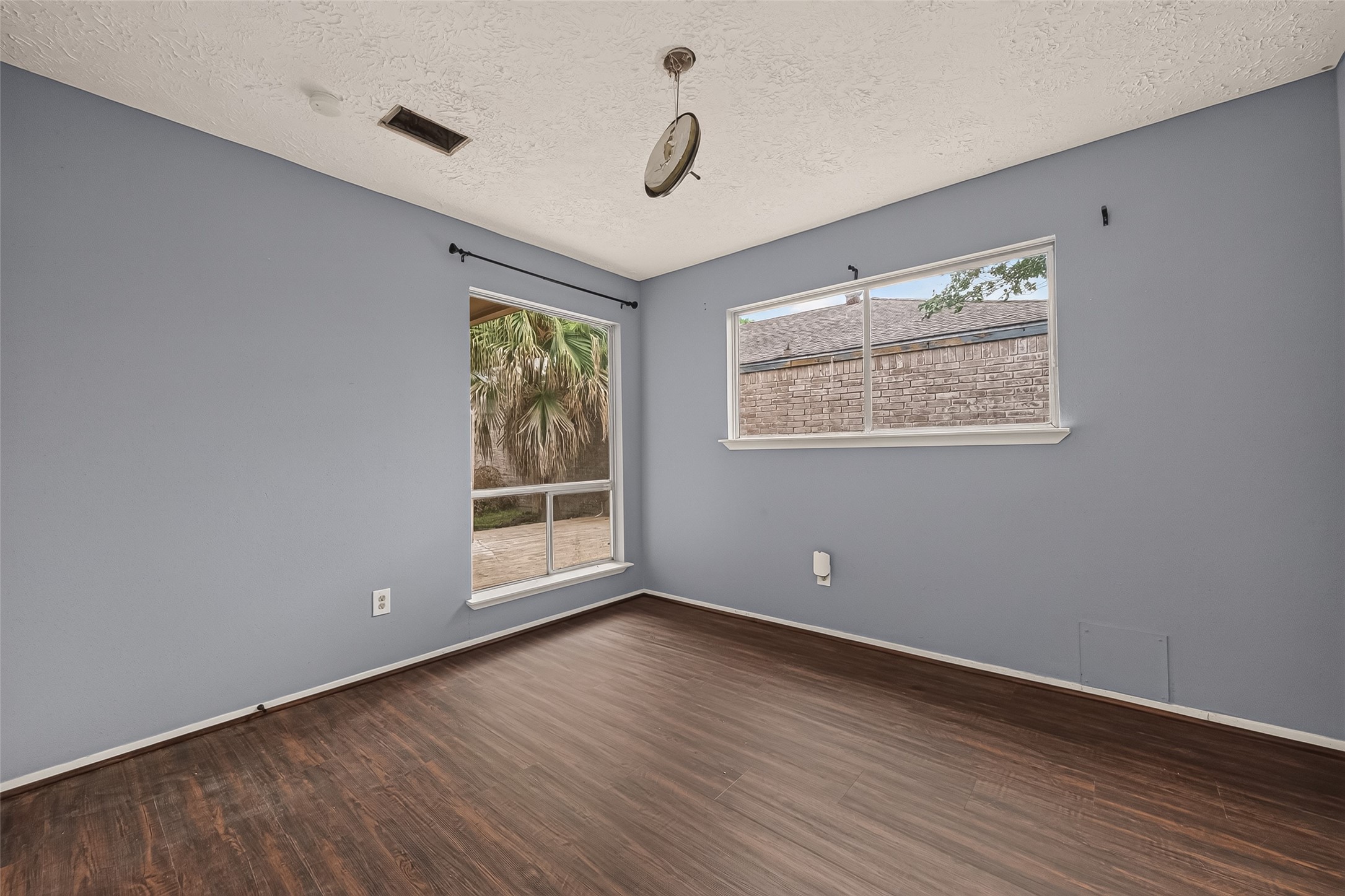 10318 Buffalo Bend Drive Property Photo 18