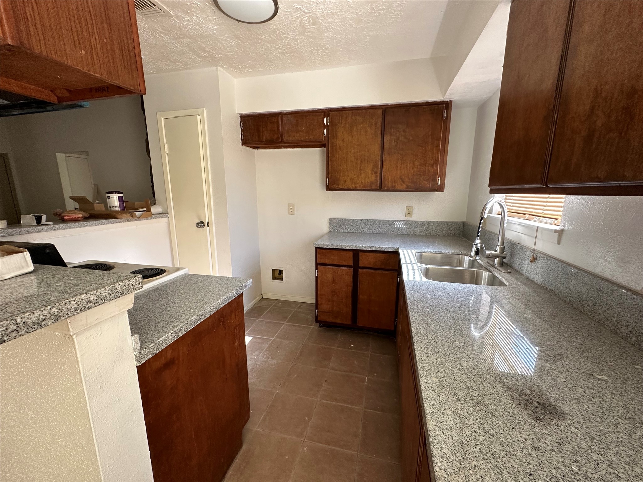 14846 Waterside Dr Property Photo 3