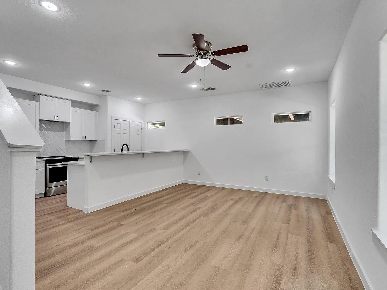 8415 Mahalia Drive A Property Photo 7
