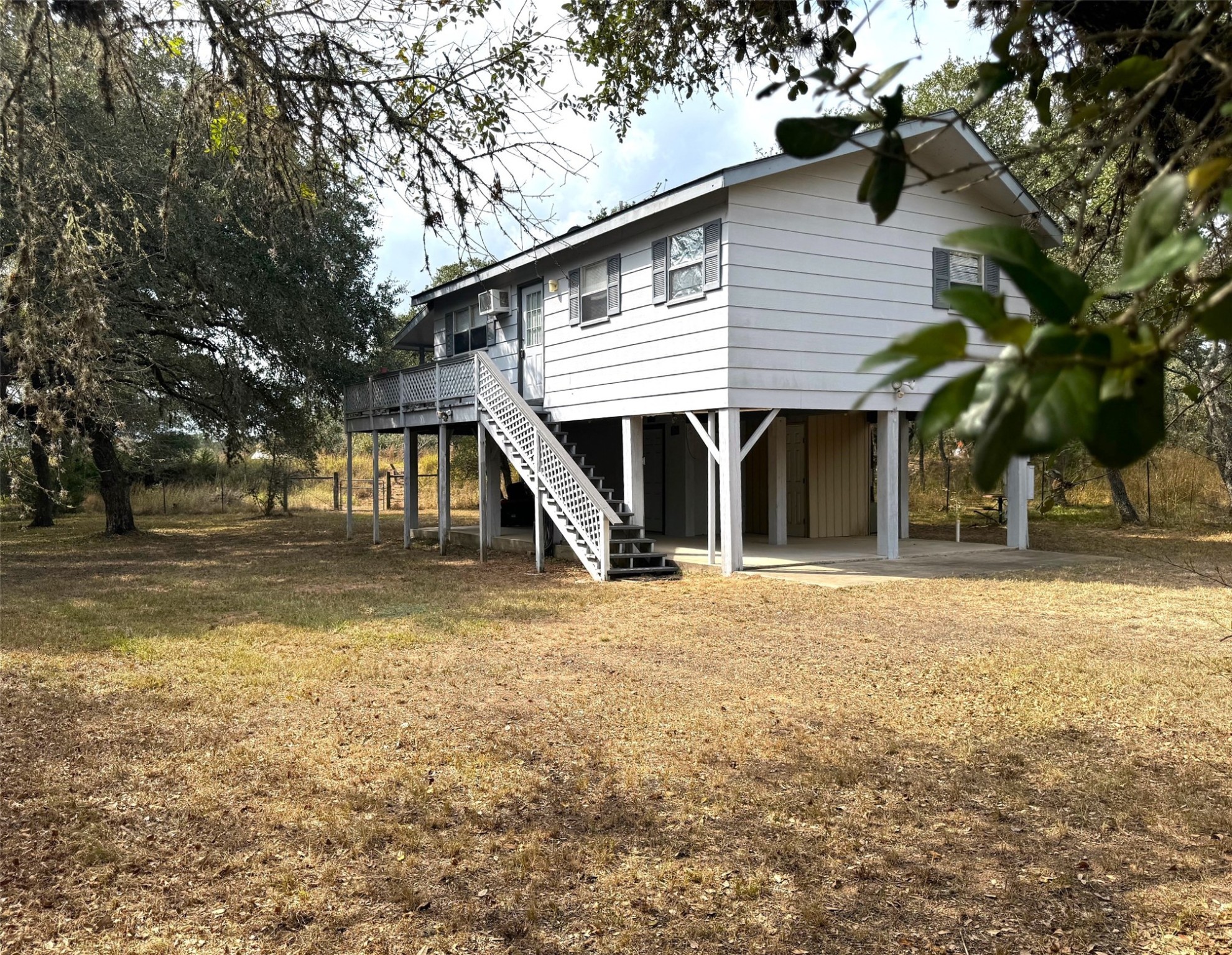 207 Hickory Drive Property Photo 1