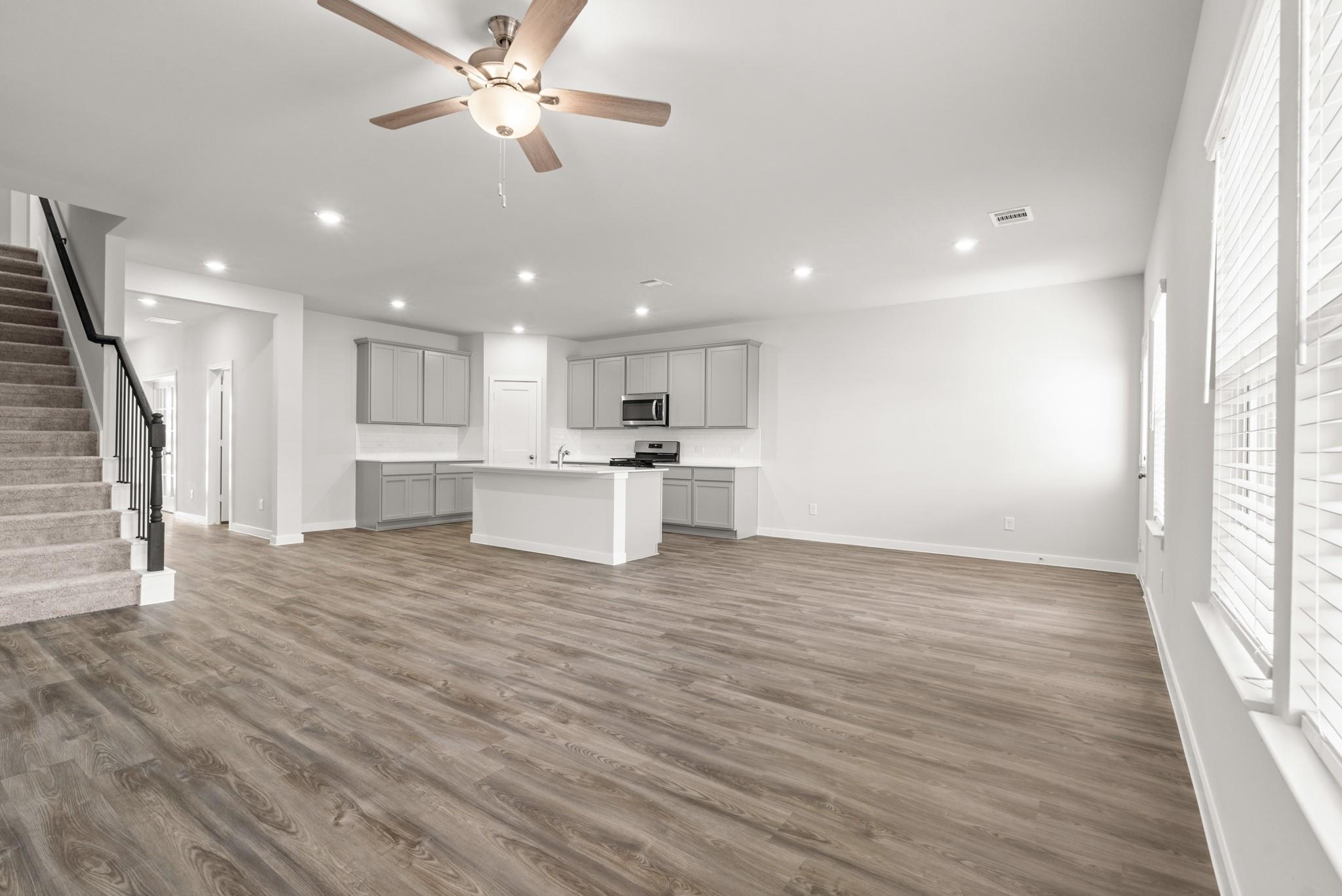 130 Water Grass Trail, Clute Tx 77531 Property Photo 9