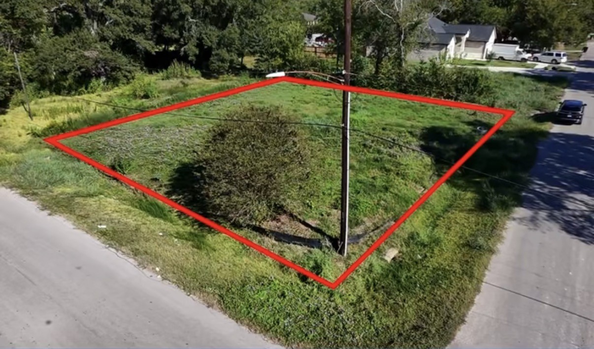 1126 Niagara Street Property Photo 1