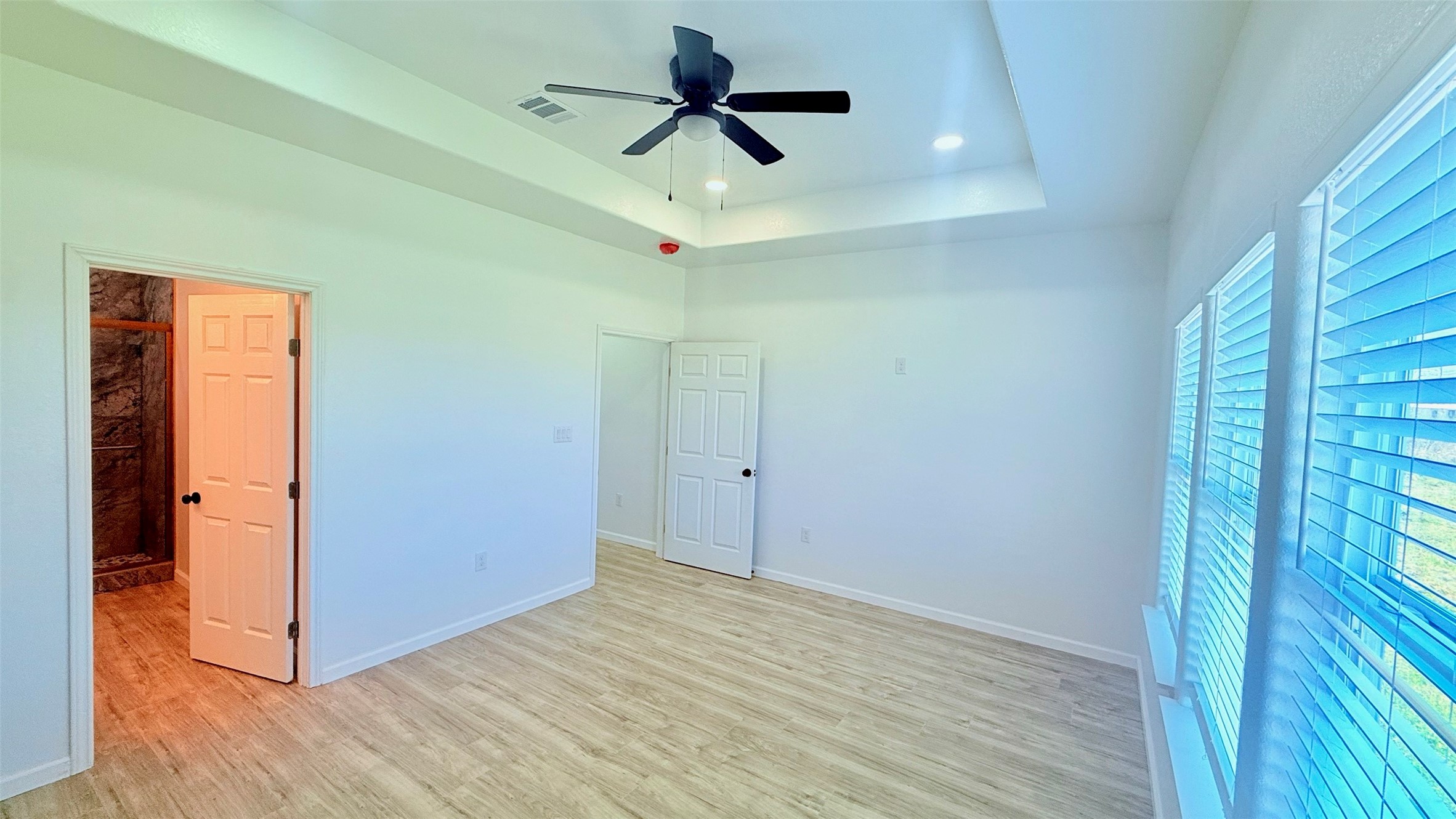 7018 5914 02 Property Photo 9