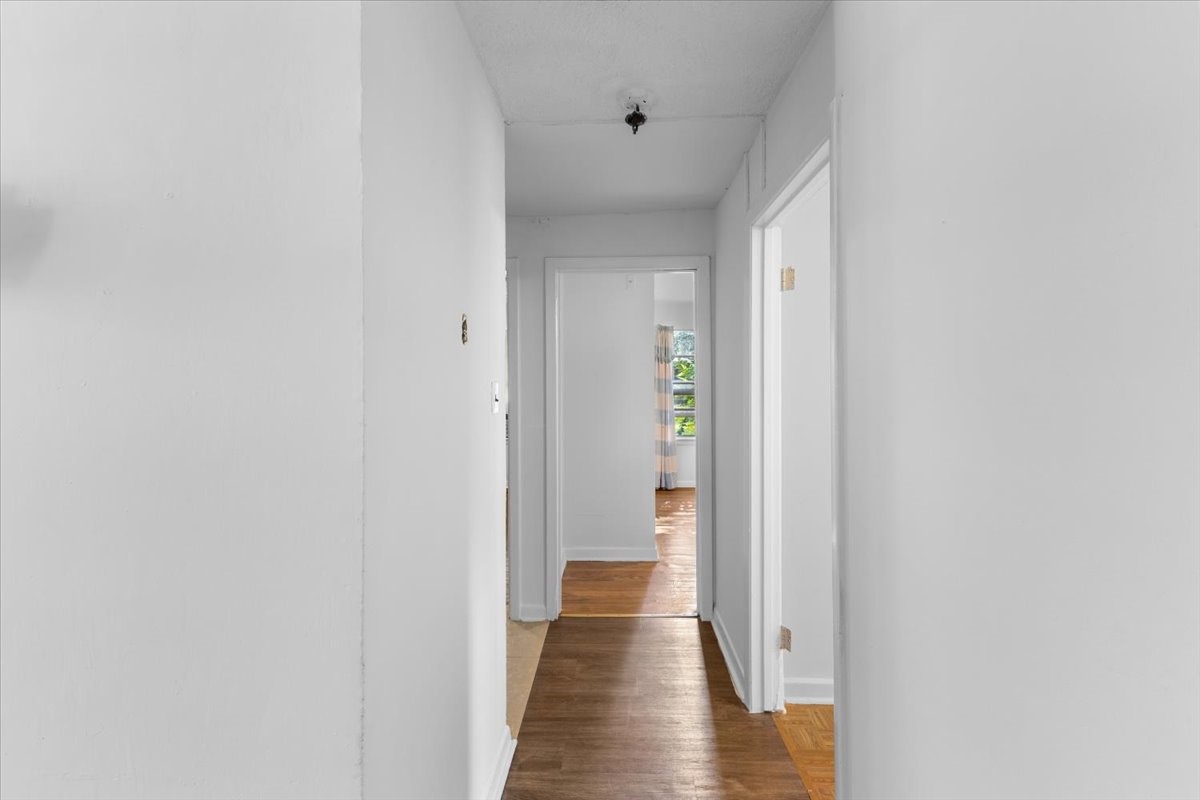8002 Woodlyn Road Property Photo 9