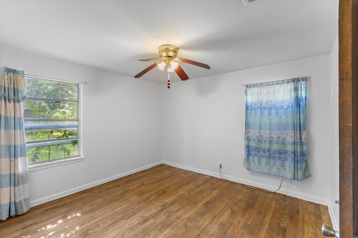 8002 Woodlyn Road Property Photo 12