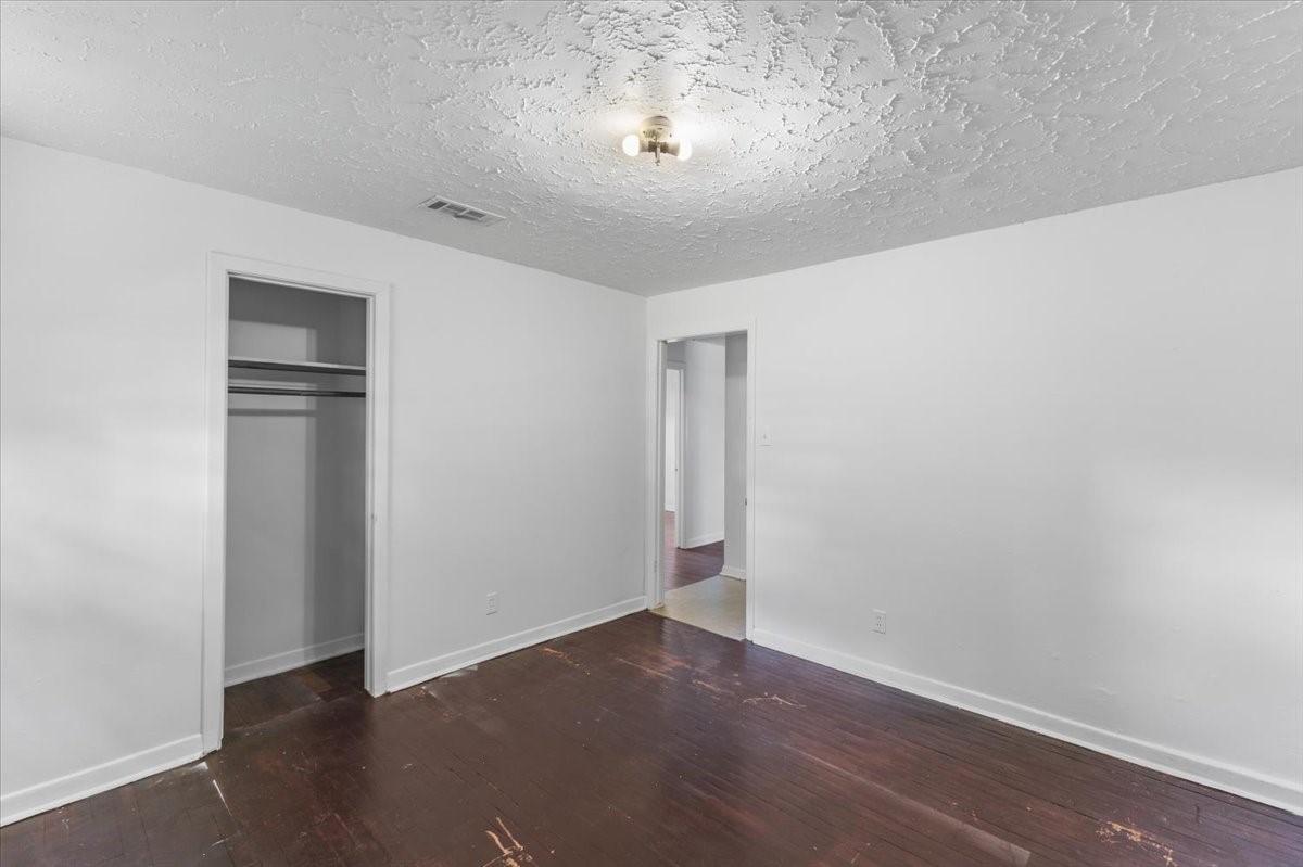 8002 Woodlyn Road Property Photo 15