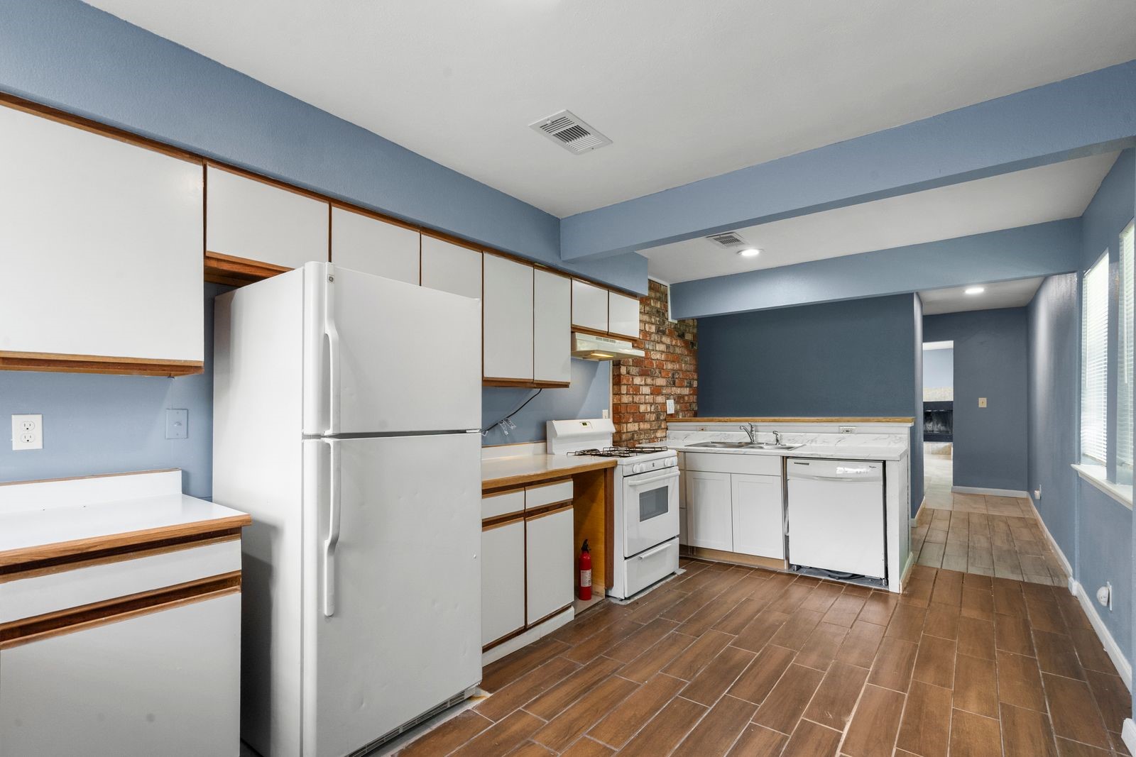 7316 Overton Street Property Photo 6