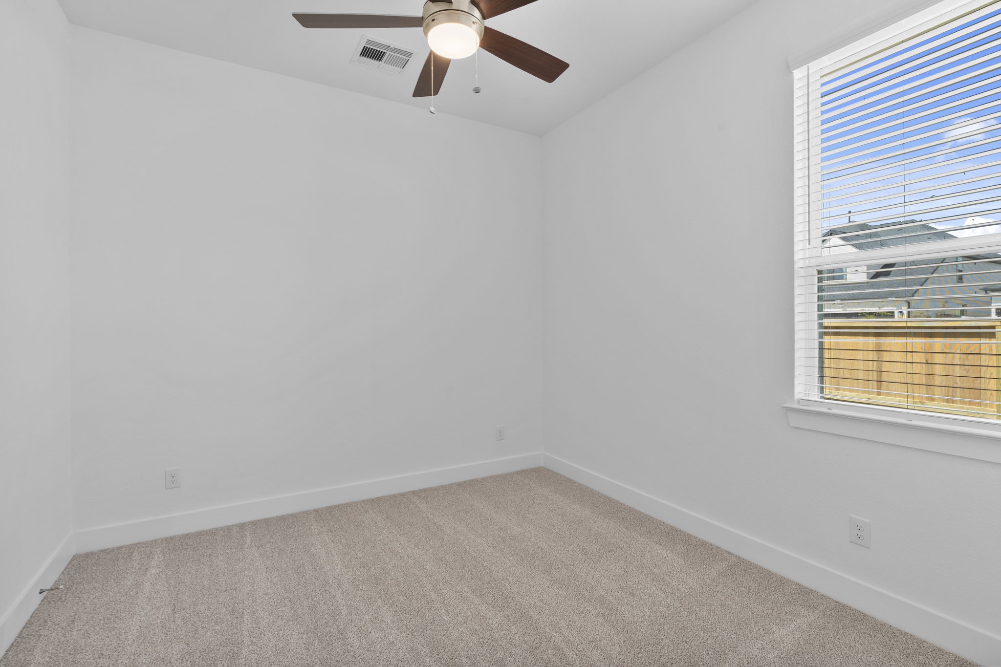 10930 Middle Ridge Drive Property Photo 9