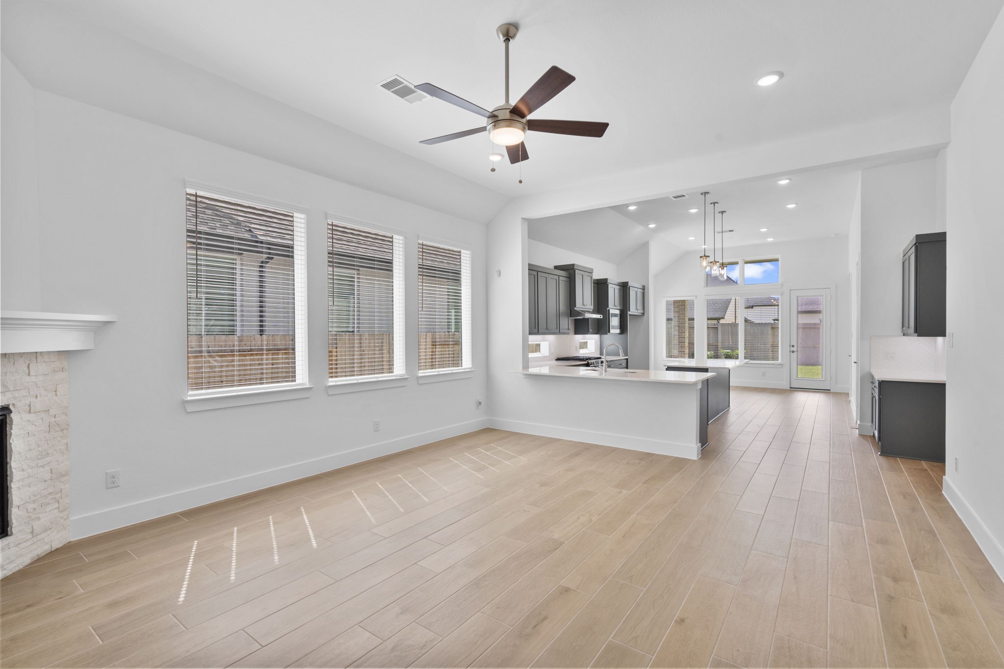 10930 Middle Ridge Drive Property Photo 12