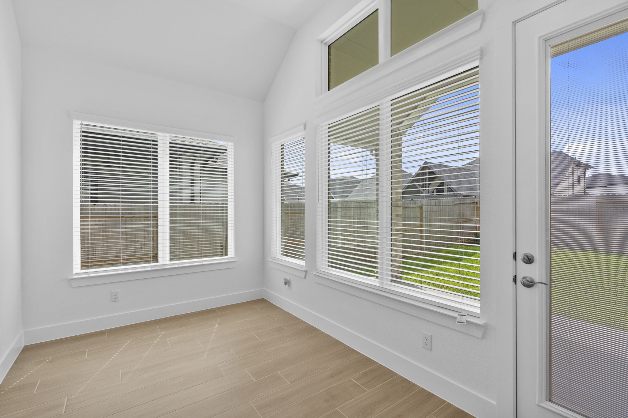 10930 Middle Ridge Drive Property Photo 24