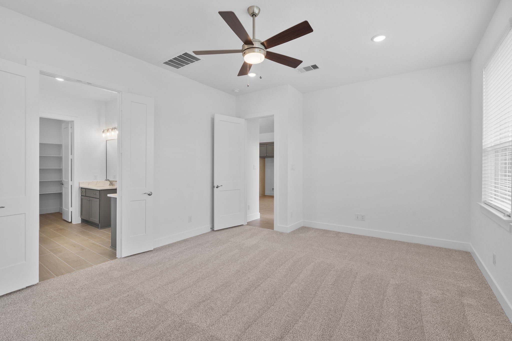 10930 Middle Ridge Drive Property Photo 26