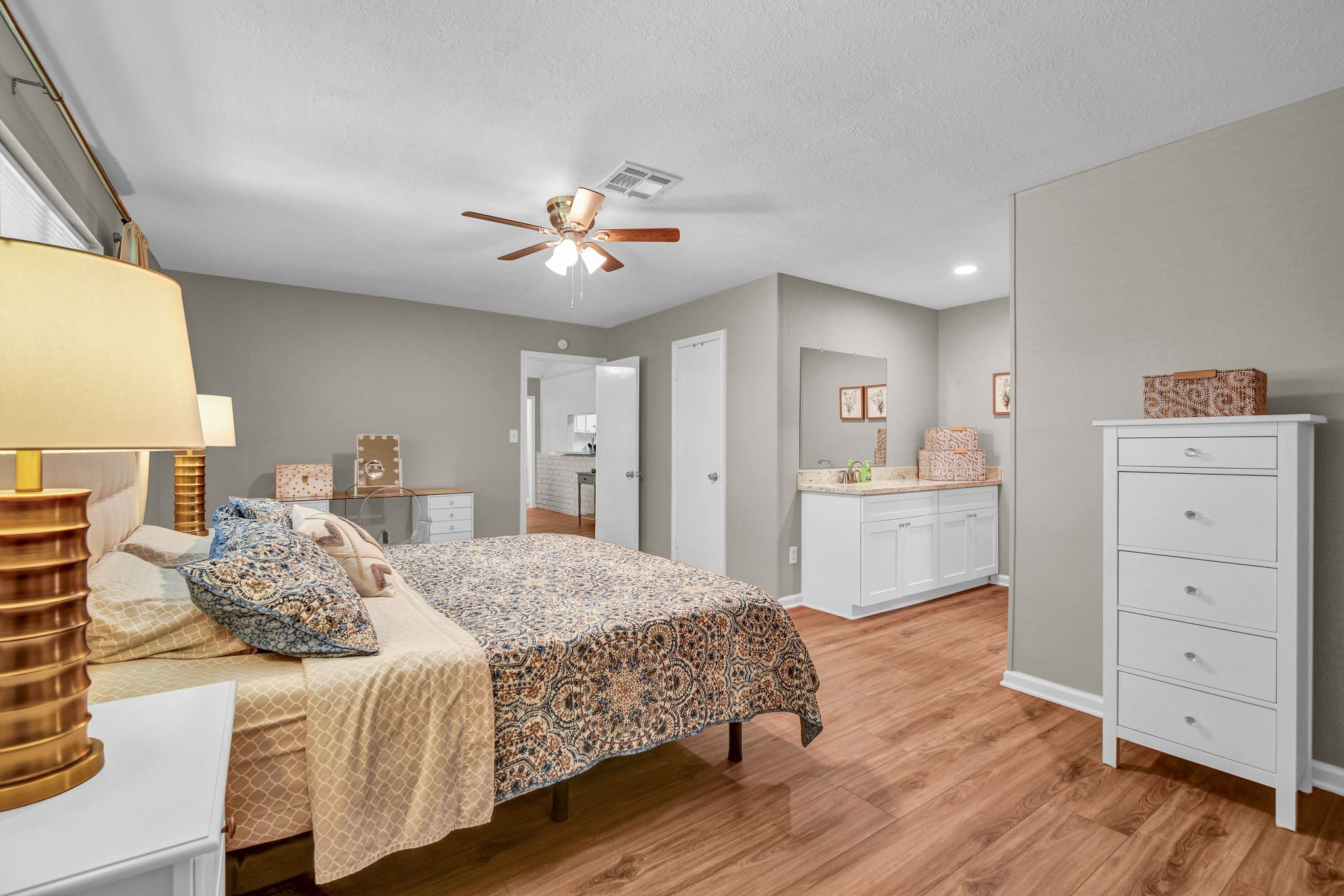528 Daffodil Street Property Photo 4