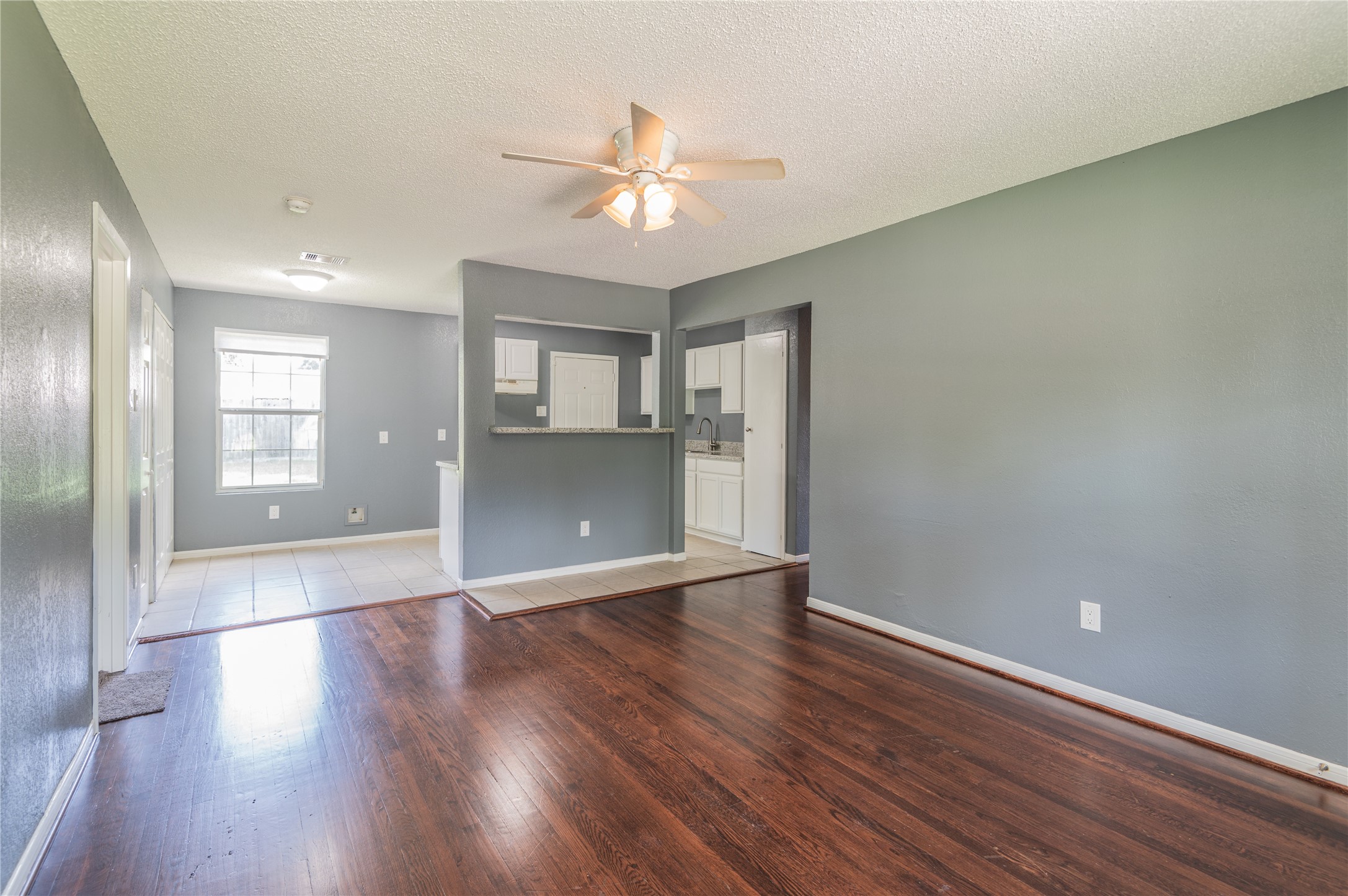 5407 Thrush Drive Property Photo 3