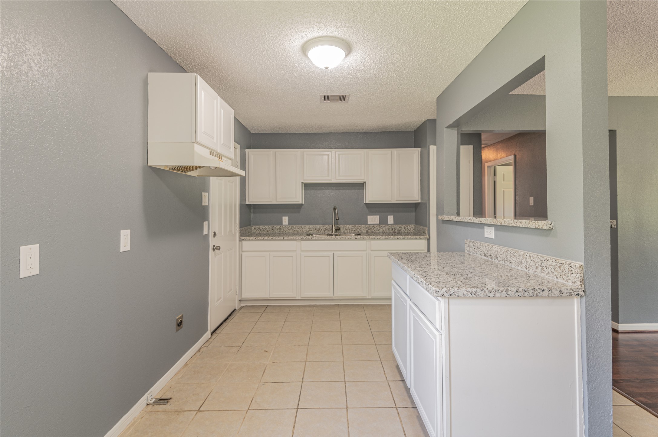 5407 Thrush Drive Property Photo 4