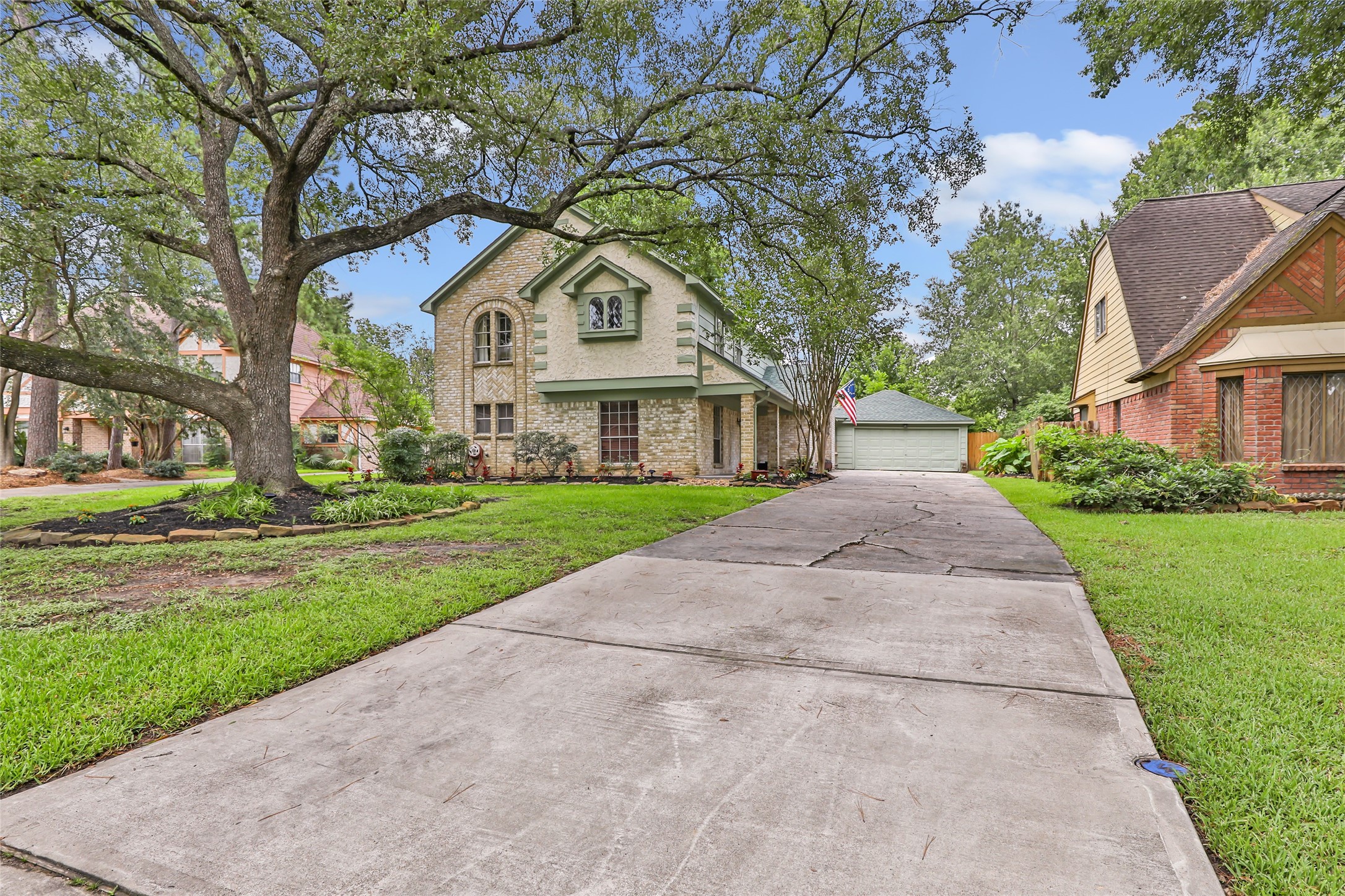 6026 Gnarled Oaks Court Property Photo 1
