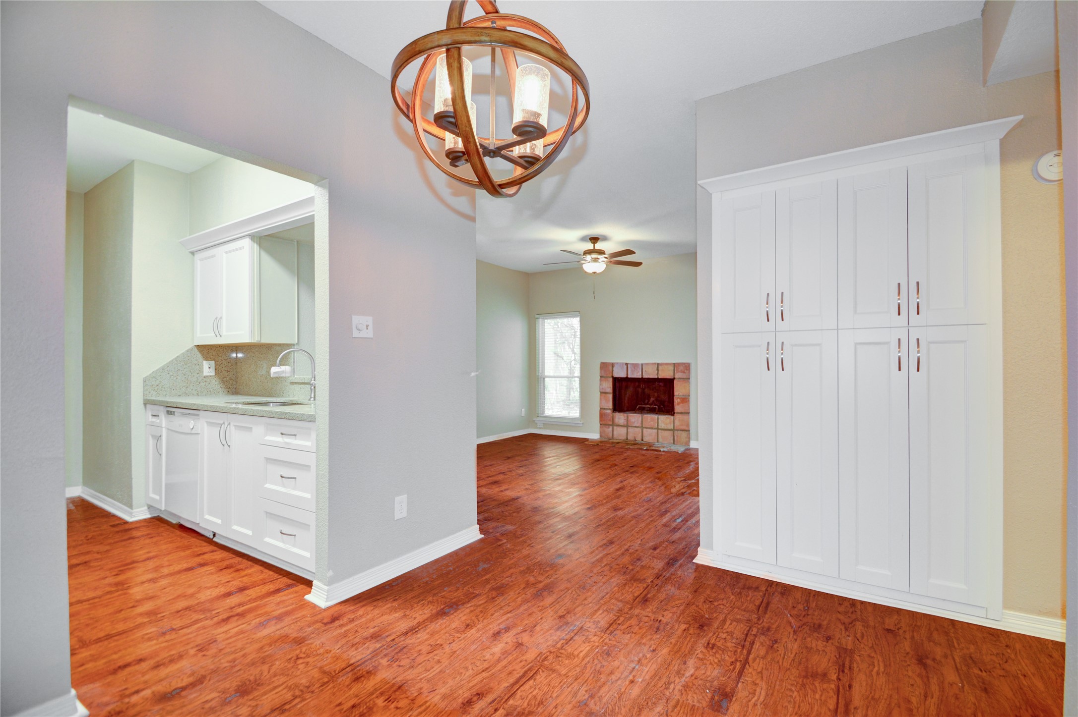 1818 Augusta Drive 11 Property Photo 6