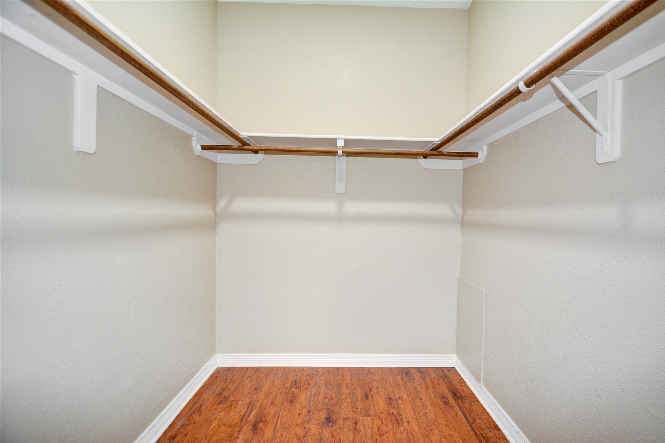 1818 Augusta Drive 11 Property Photo 15