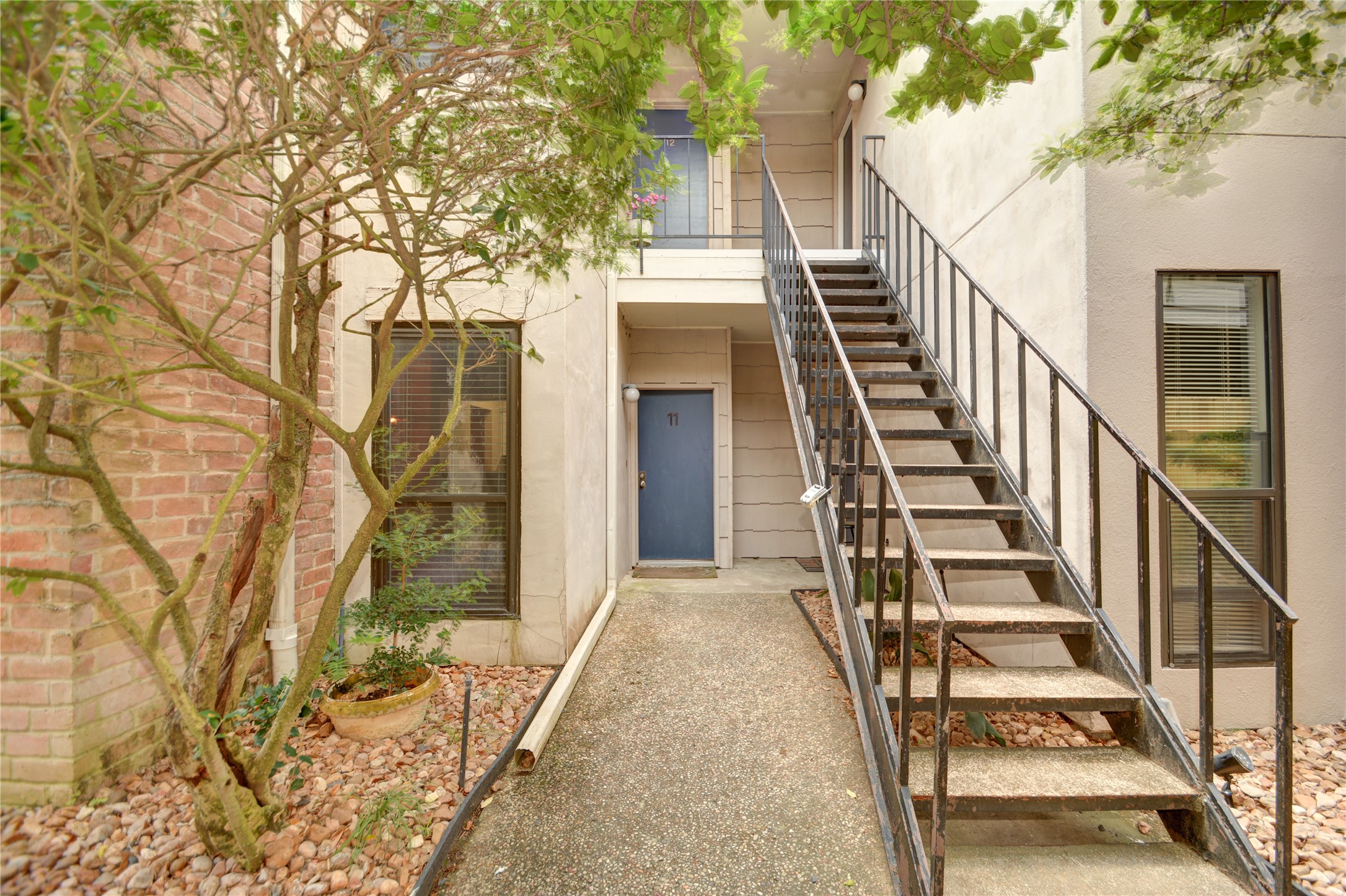 1818 Augusta Drive 11 Property Photo 20