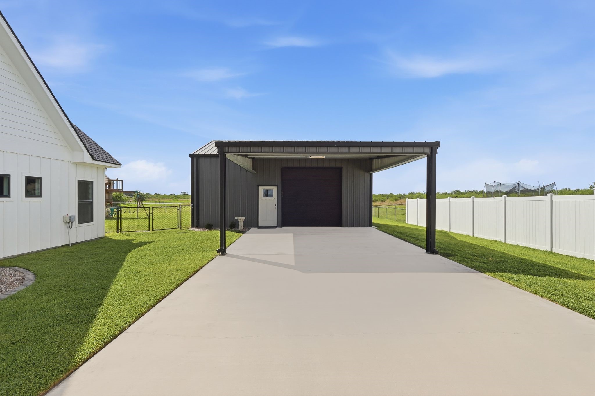 523 Dayspring Property Photo 5