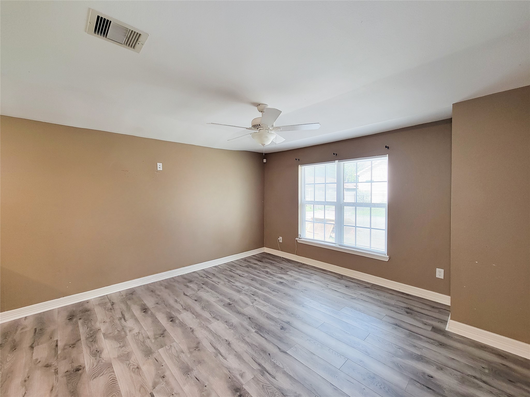 3401 Delhi A Property Photo 7