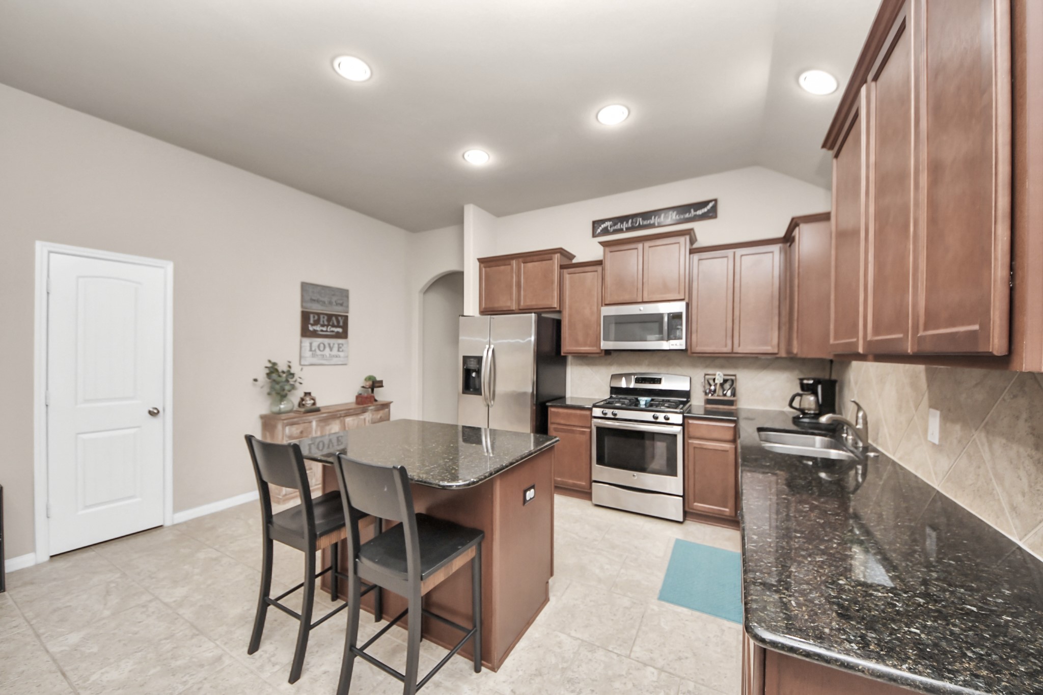 18614 Magnolia Dell Drive Property Photo 8