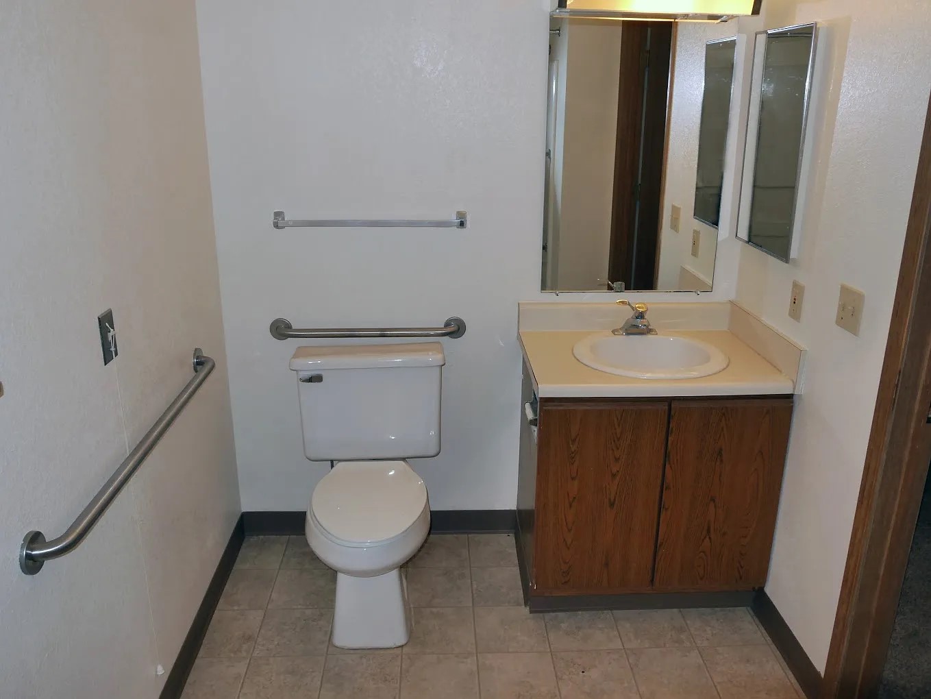 6776 State St Property Photo 18