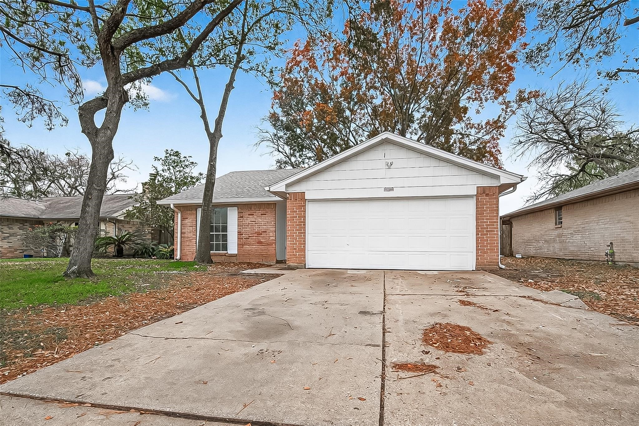 16235 La Terra Drive Property Photo 2