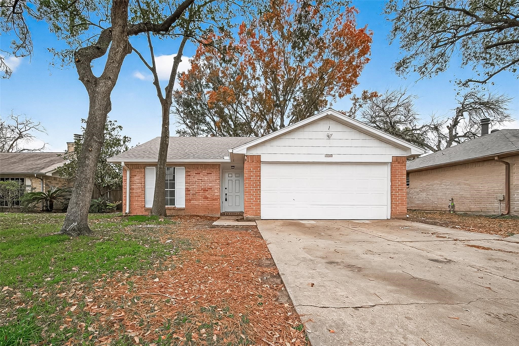 16235 La Terra Drive Property Photo 4