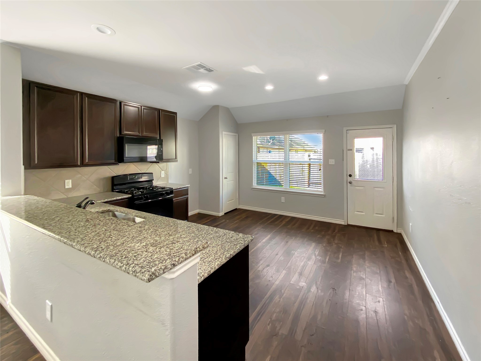 10307 Solitude Way Property Photo 11