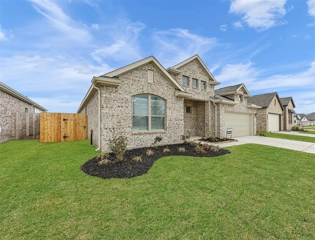 4720 Bluestem Prairie Drive Property Photo 3