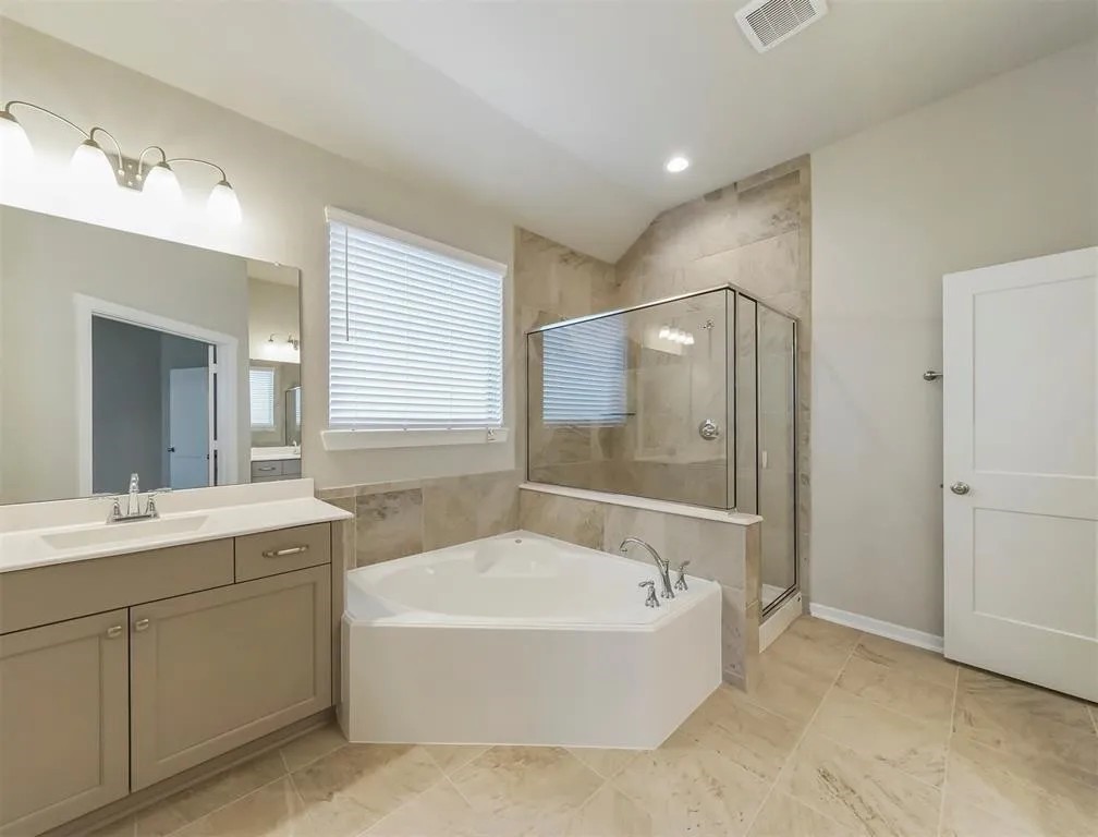 4720 Bluestem Prairie Drive Property Photo 6