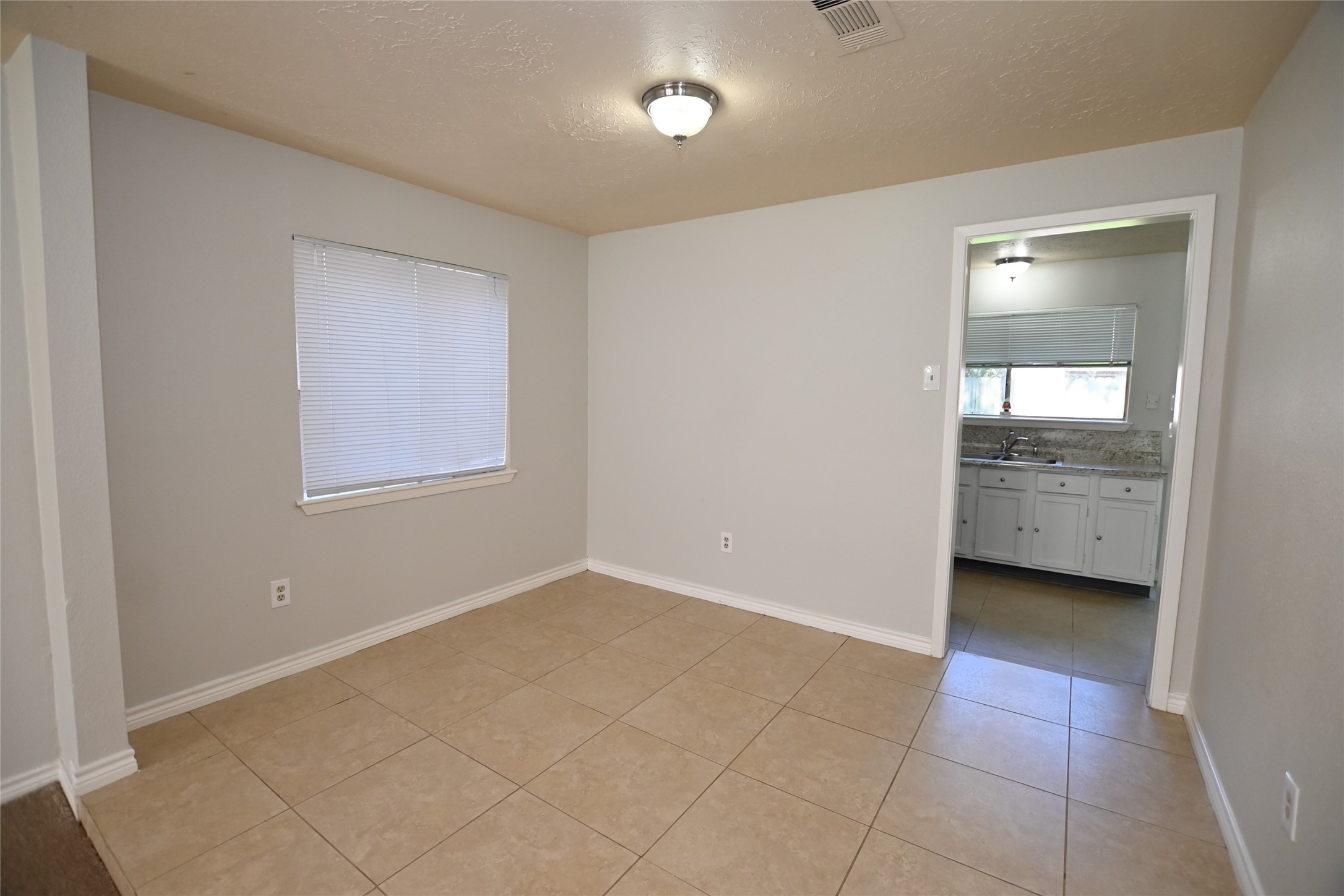 4615 Fitzwater Drive Property Photo 6