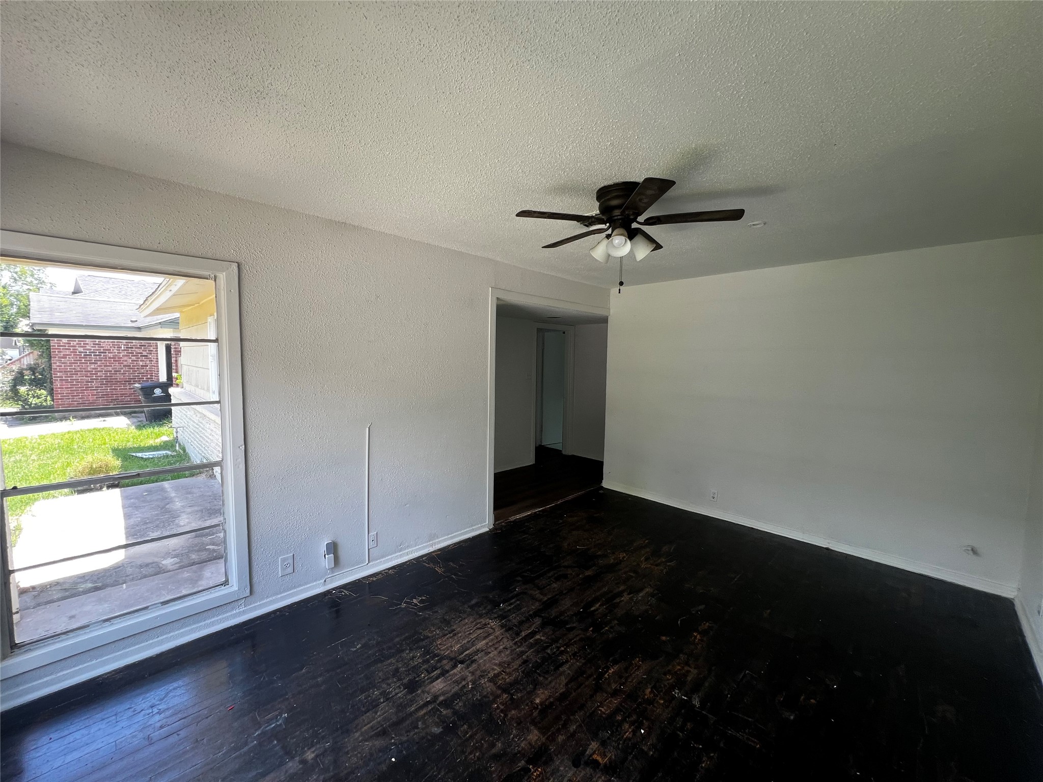 9306 St Lo Road Property Photo 4