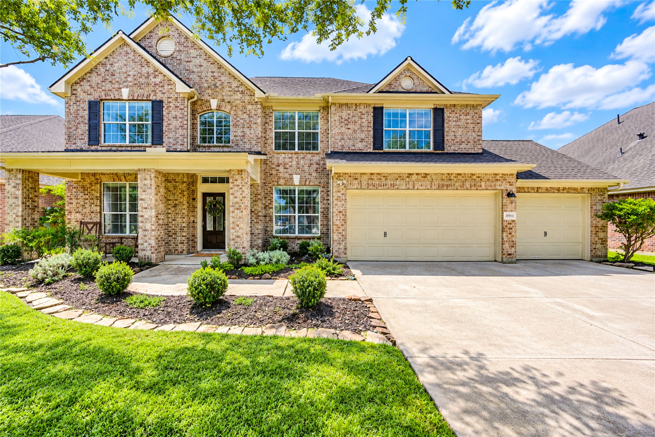 28019 Longspur Drive Property Photo 3
