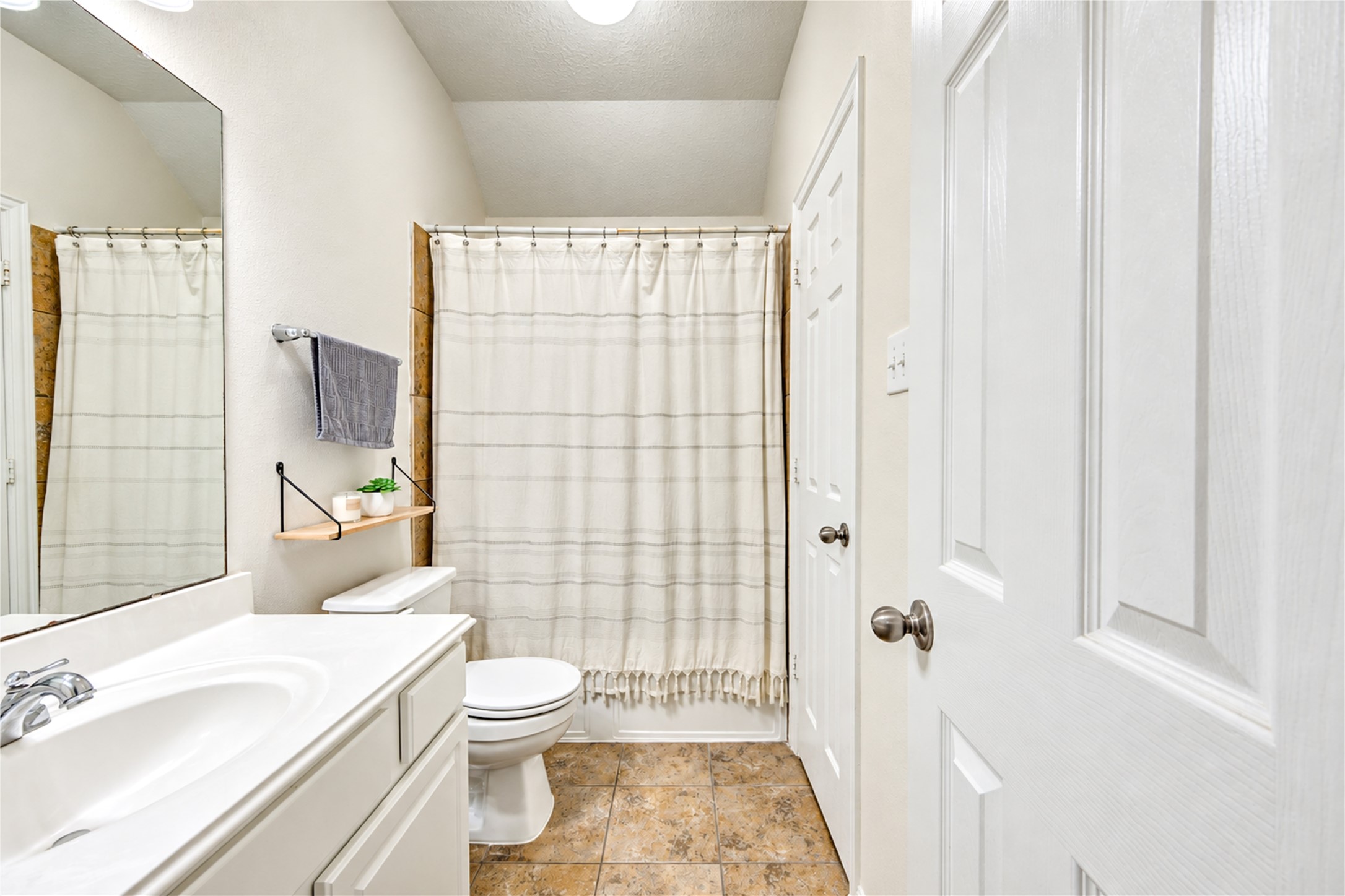 28019 Longspur Drive Property Photo 33