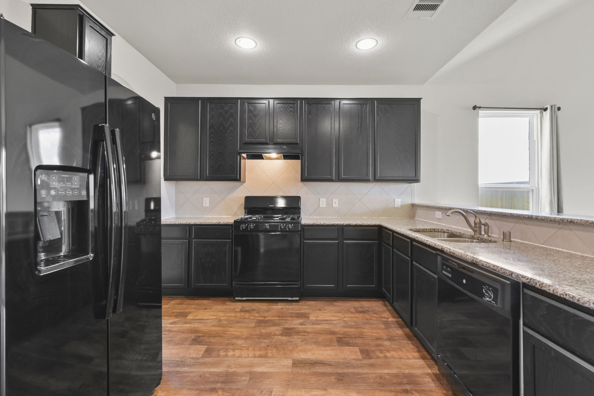 3011 Tandem Court Property Photo 7