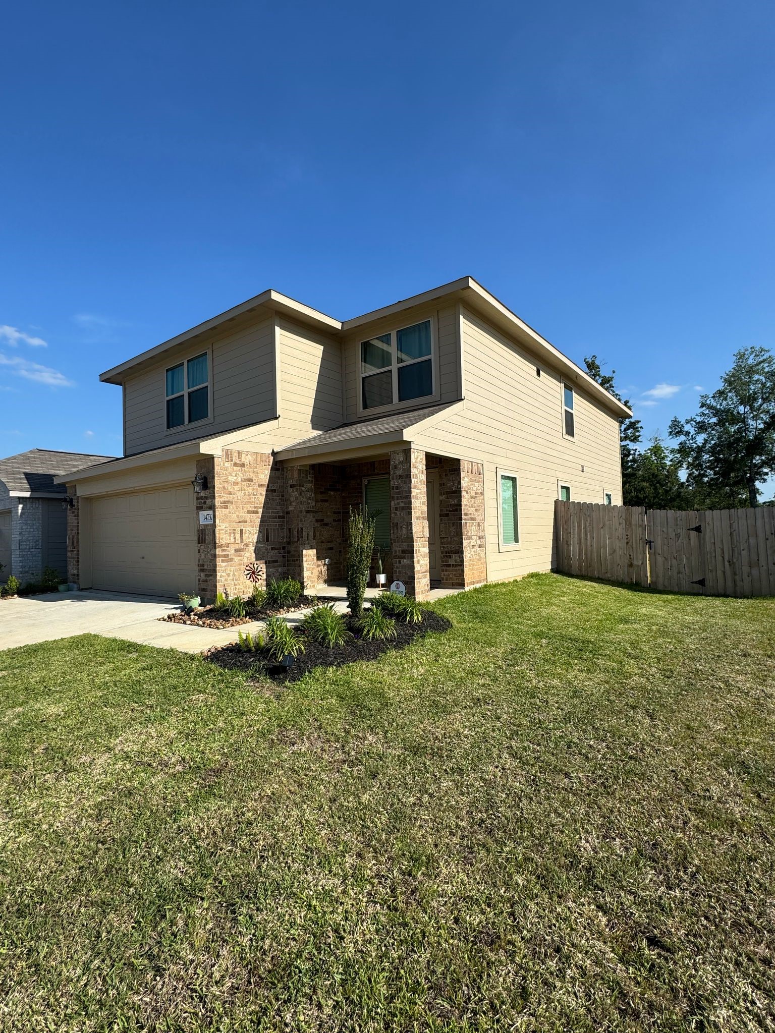 14732 S Ascot Bend Circle Property Photo 3