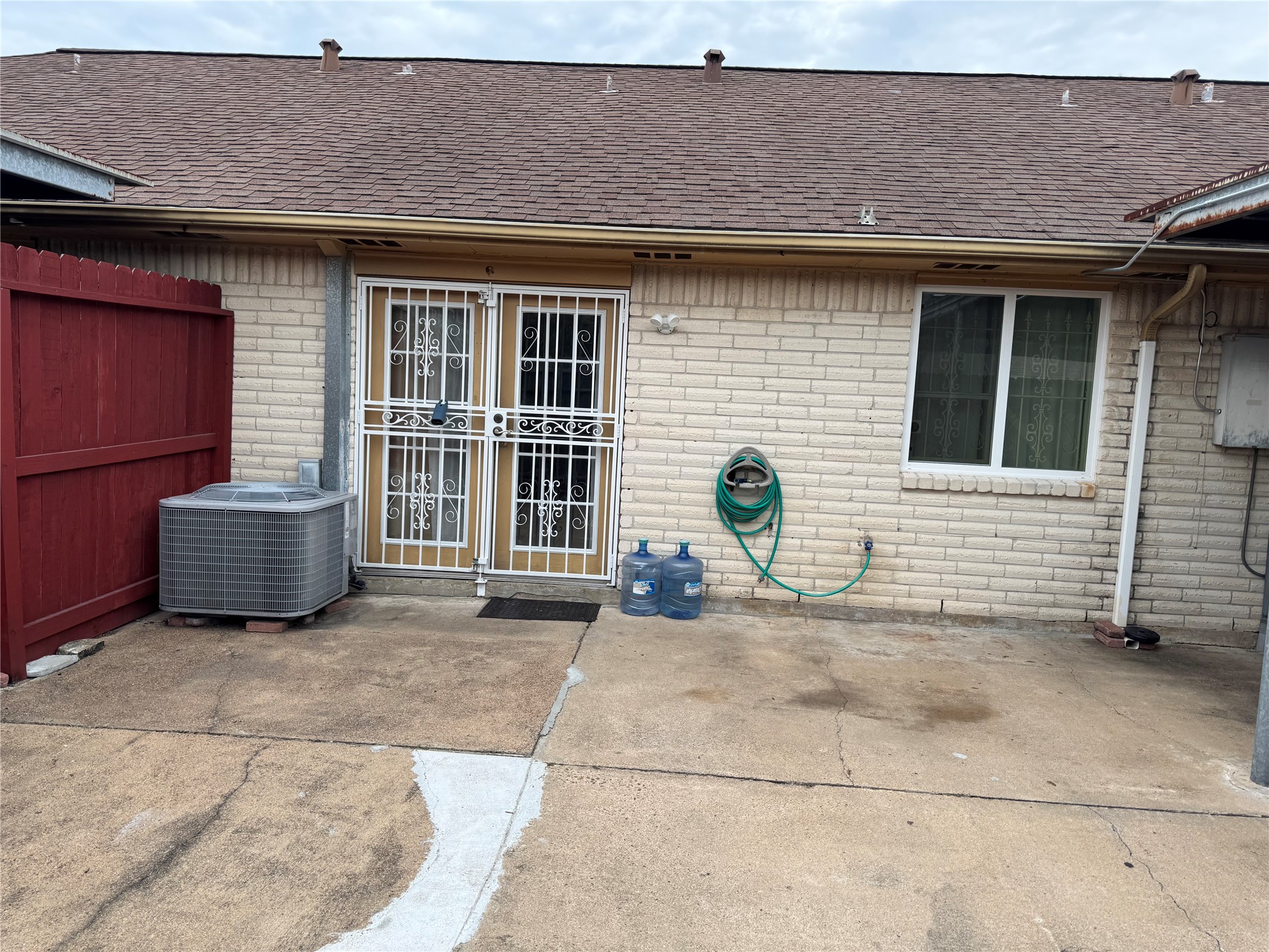 12147 Sharpview Drive Property Photo 8