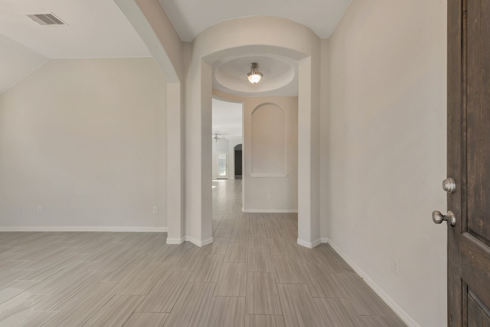 27922 Geele Drive Property Photo 3