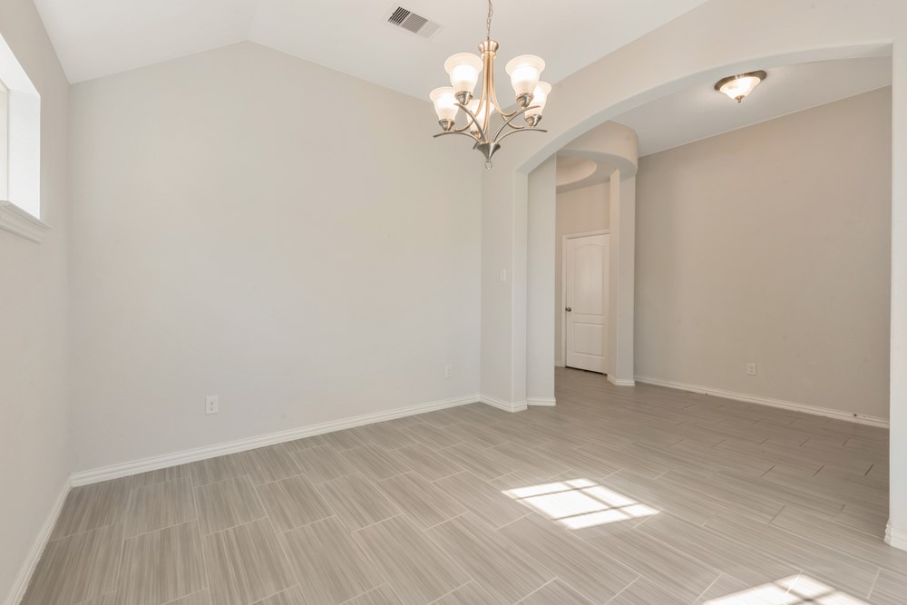 27922 Geele Drive Property Photo 6
