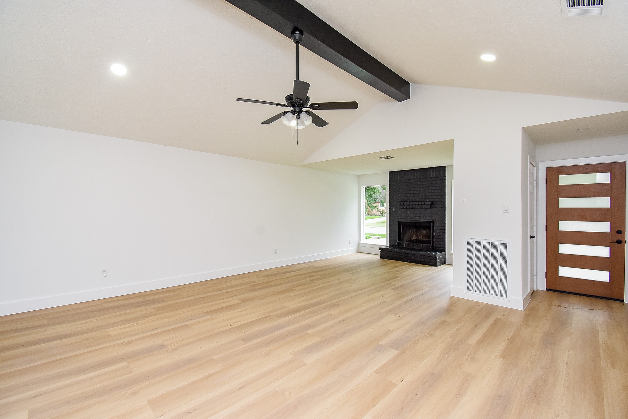 1815 Mustang Springs Drive Property Photo 6