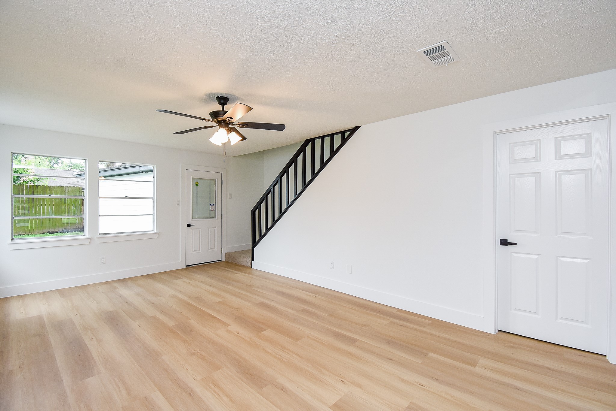 1815 Mustang Springs Drive Property Photo 15