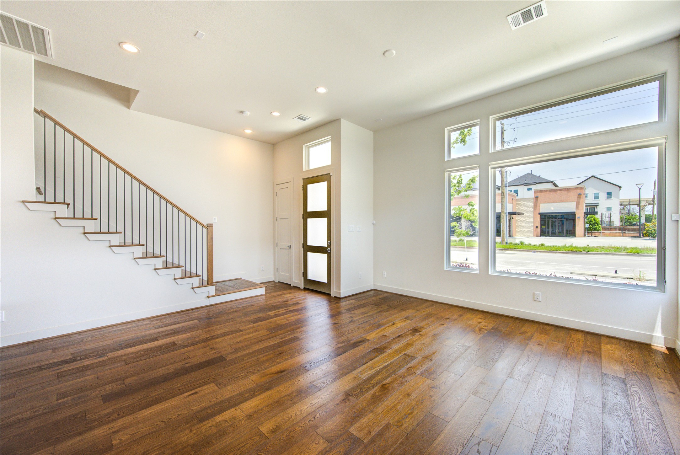 2418 Gray Street Property Photo 6