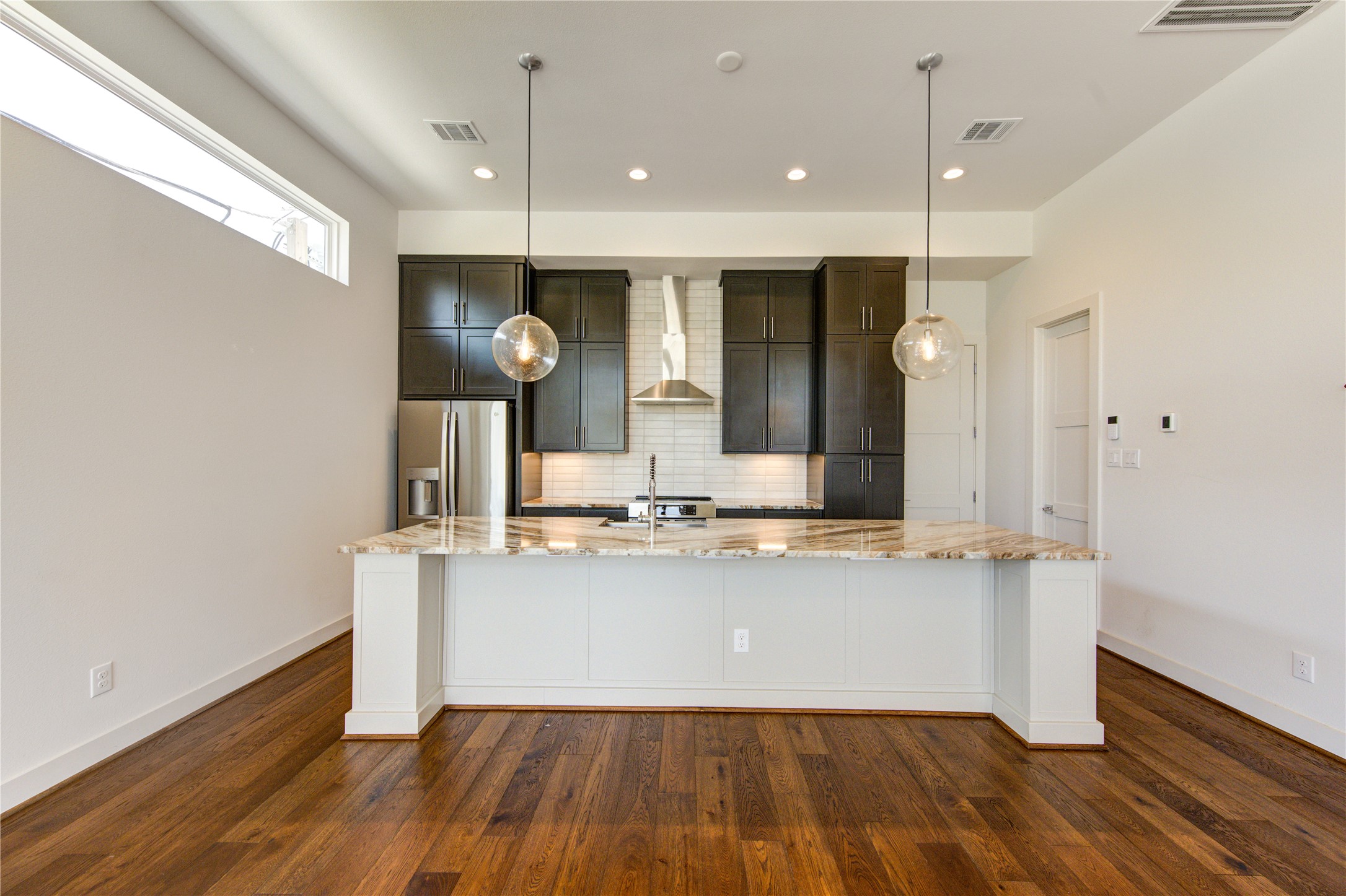 2418 Gray Street Property Photo 8