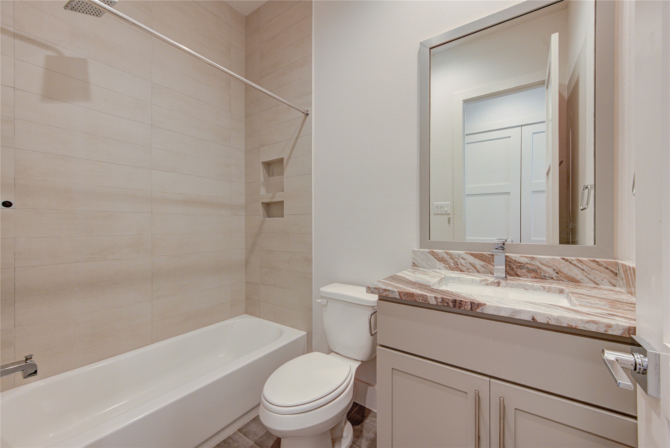 2418 Gray Street Property Photo 32